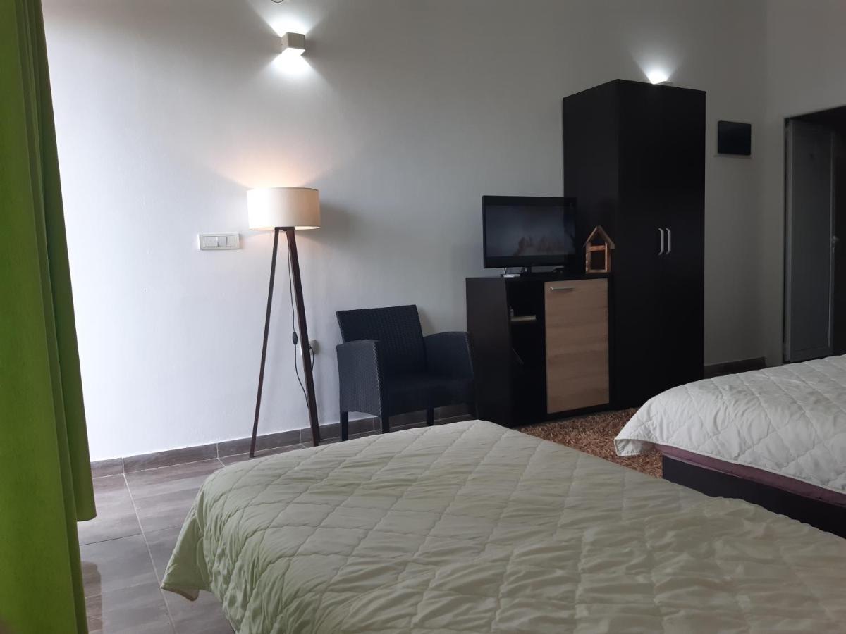 Zara Apartments Ulcinj Exterior photo